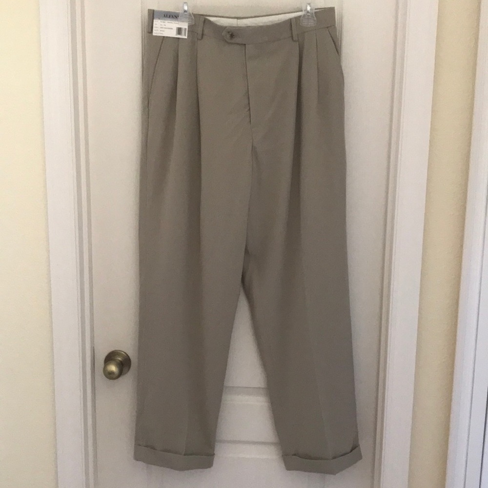 Alfani W 34 x L 30 pleated khaki dress pants NWT